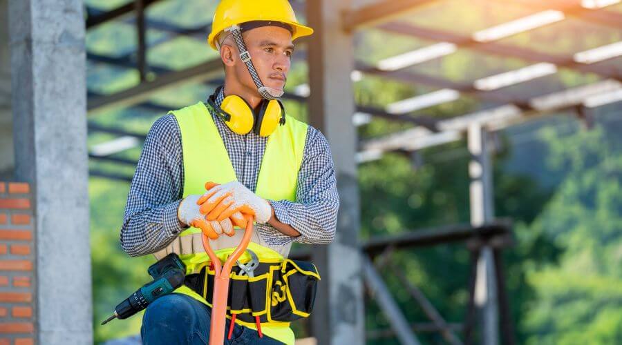 Professional gutter cleaning in Monroeville, IN